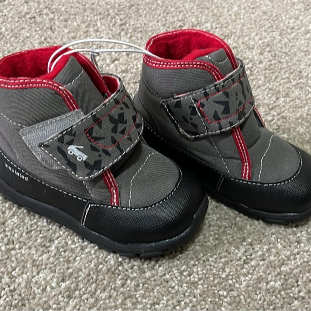 NWT Toddler Size 8 See Kai Run insulated snow boots